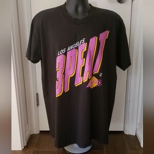Vintage Los Lakers 3 Peat Black T Shirt Size XL